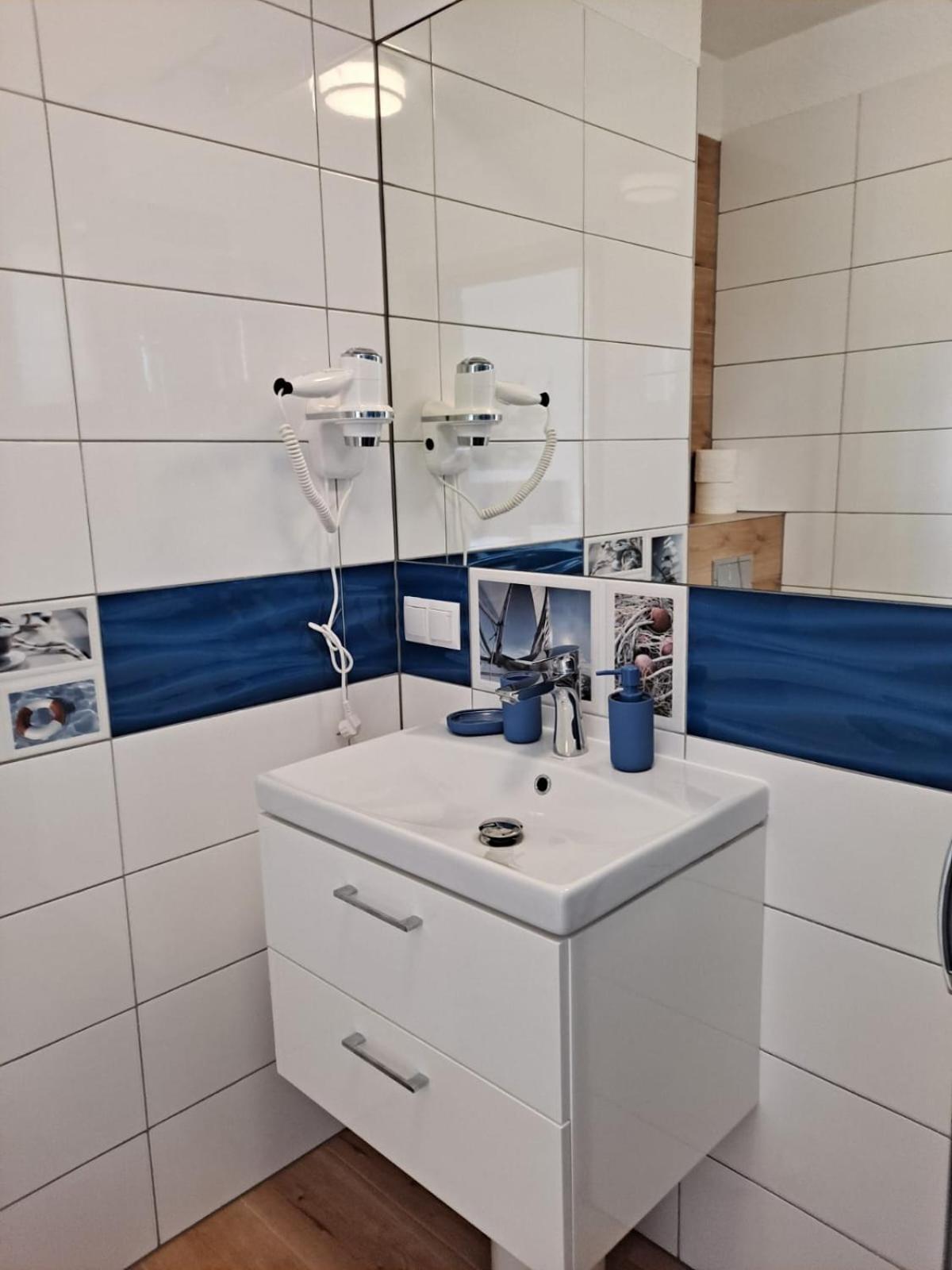 Domki I Pokoje Baltimor Grzybowo  Habitación foto